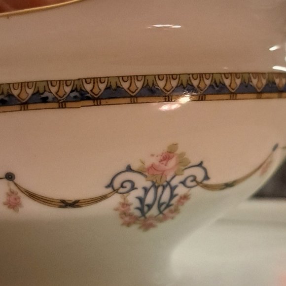 Noritake Laureate Gravy  Boat with Attached Underplate - Picture 6 of 11
